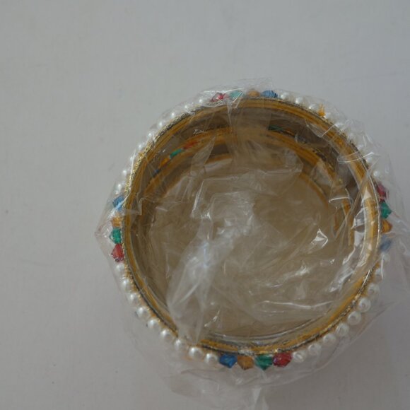 Beautiful Colorful Bangle set of 4 Bangles and 2 Broader Bangles Diameter 2.25" - Picture 4 of 11